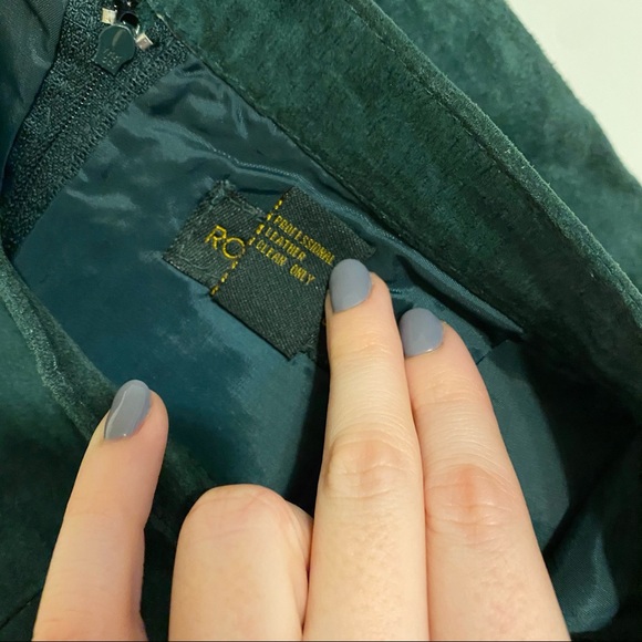 Vintage green suede skirt - Picture 4 of 4